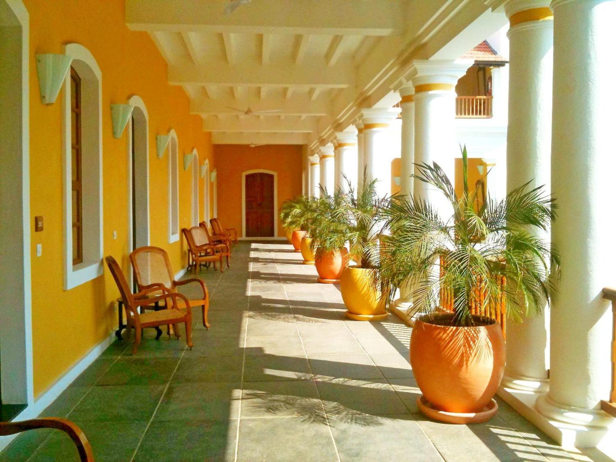 Palais De Mahe - A Cgh Earth Experience Hotel Pondicherry Exterior photo