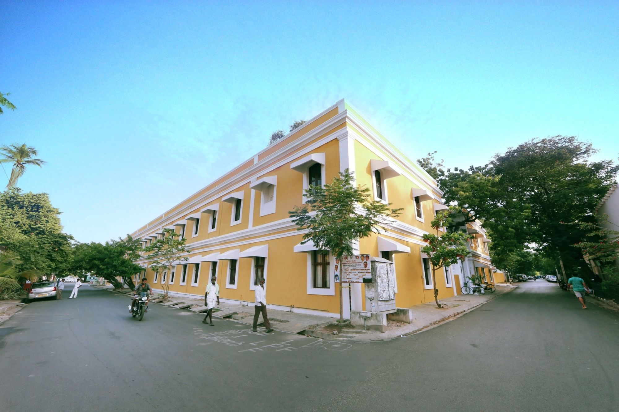 Palais De Mahe - A Cgh Earth Experience Hotel Pondicherry Exterior photo