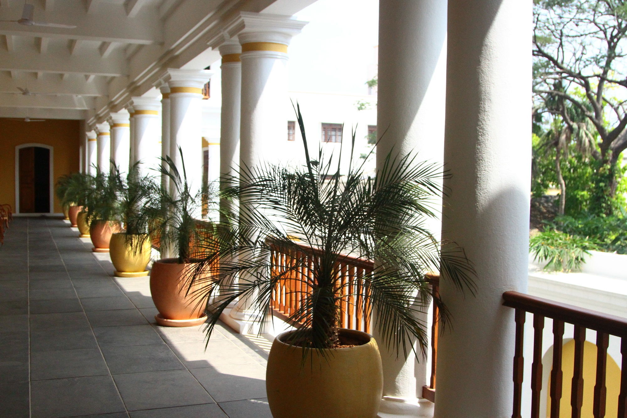 Palais De Mahe - A Cgh Earth Experience Hotel Pondicherry Exterior photo