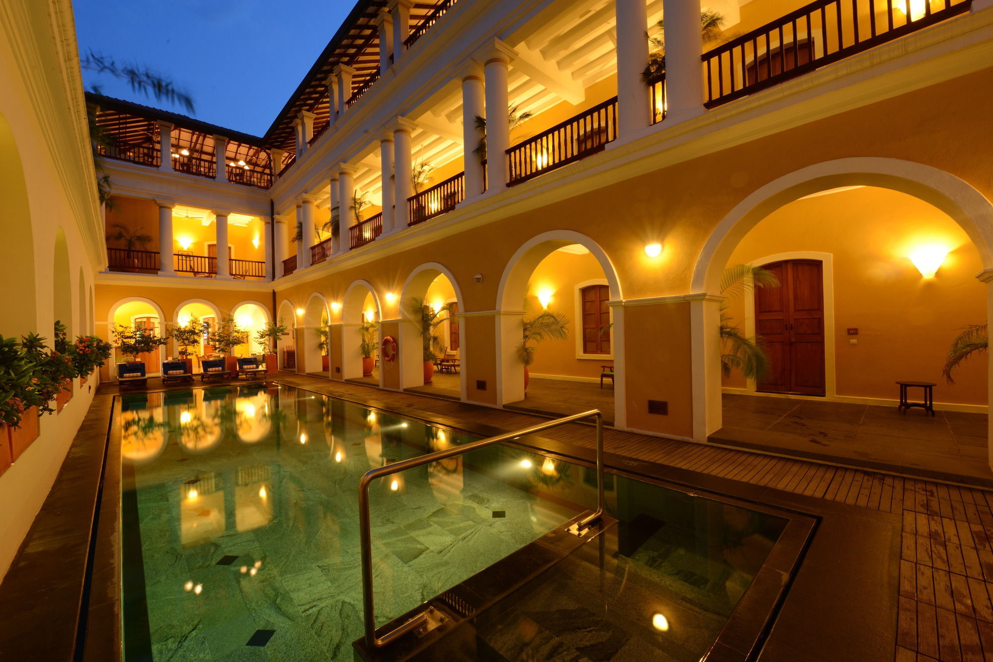 Palais De Mahe - A Cgh Earth Experience Hotel Pondicherry Exterior photo